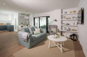 Simple&Charming Guest Apartment